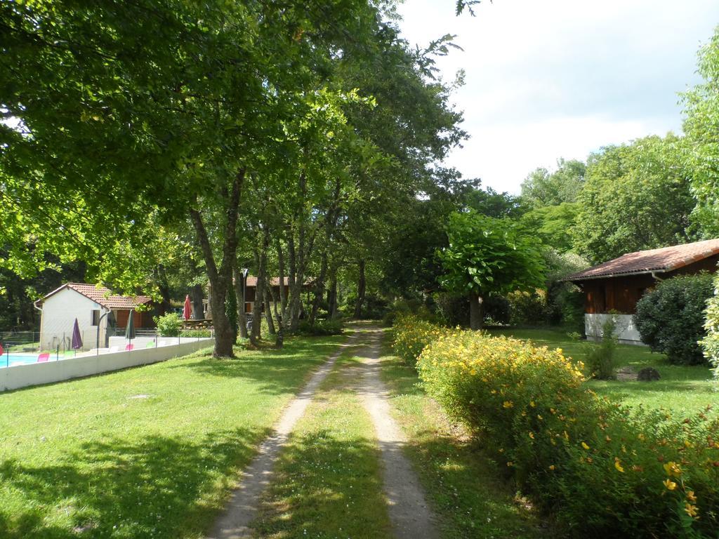 Les Chalets du Gélat, nature et calme Noaillan Esterno foto